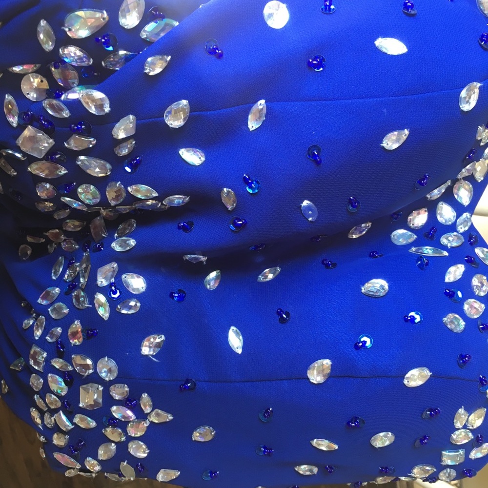 Prom/Graduation Dress - Picture 2 of 4